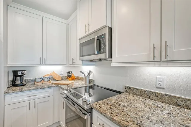 $6,000 | 7930 34th Avenue West, Unit 102, Bradenton, FL 34209