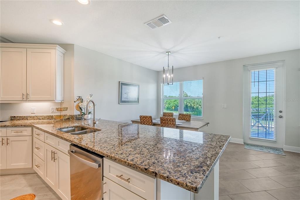 7930 34th Avenue West, Unit 102 Bradenton, FL 34209 - Photo 10 of 51