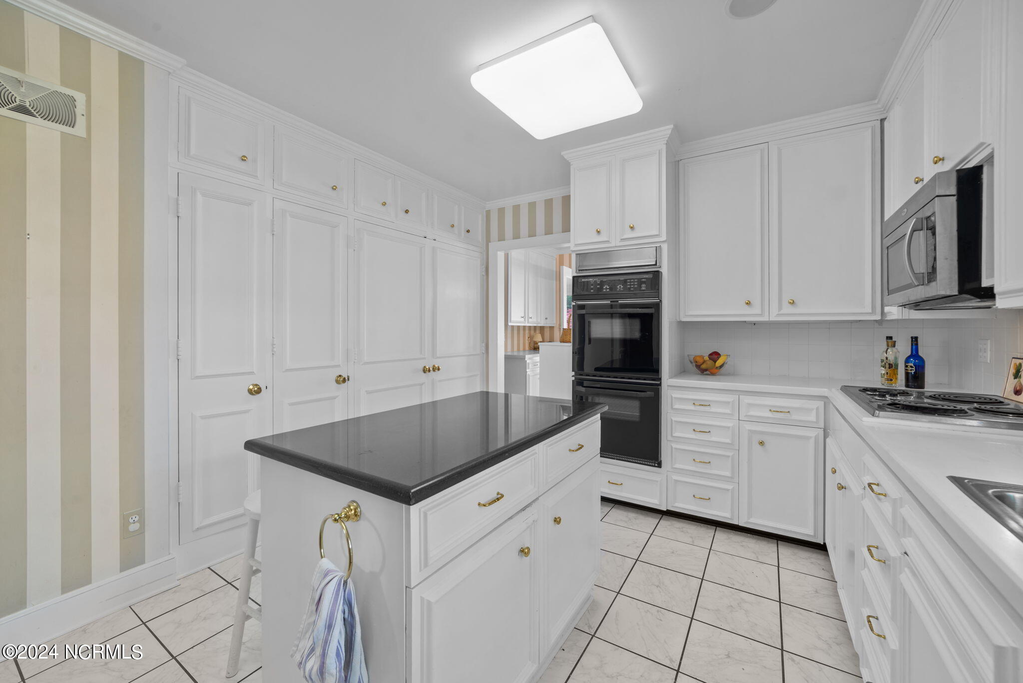 1304 Greenbriar Road Kinston, NC 28501 - Photo 31 of 66 31-web-or-mls-DSC_2069