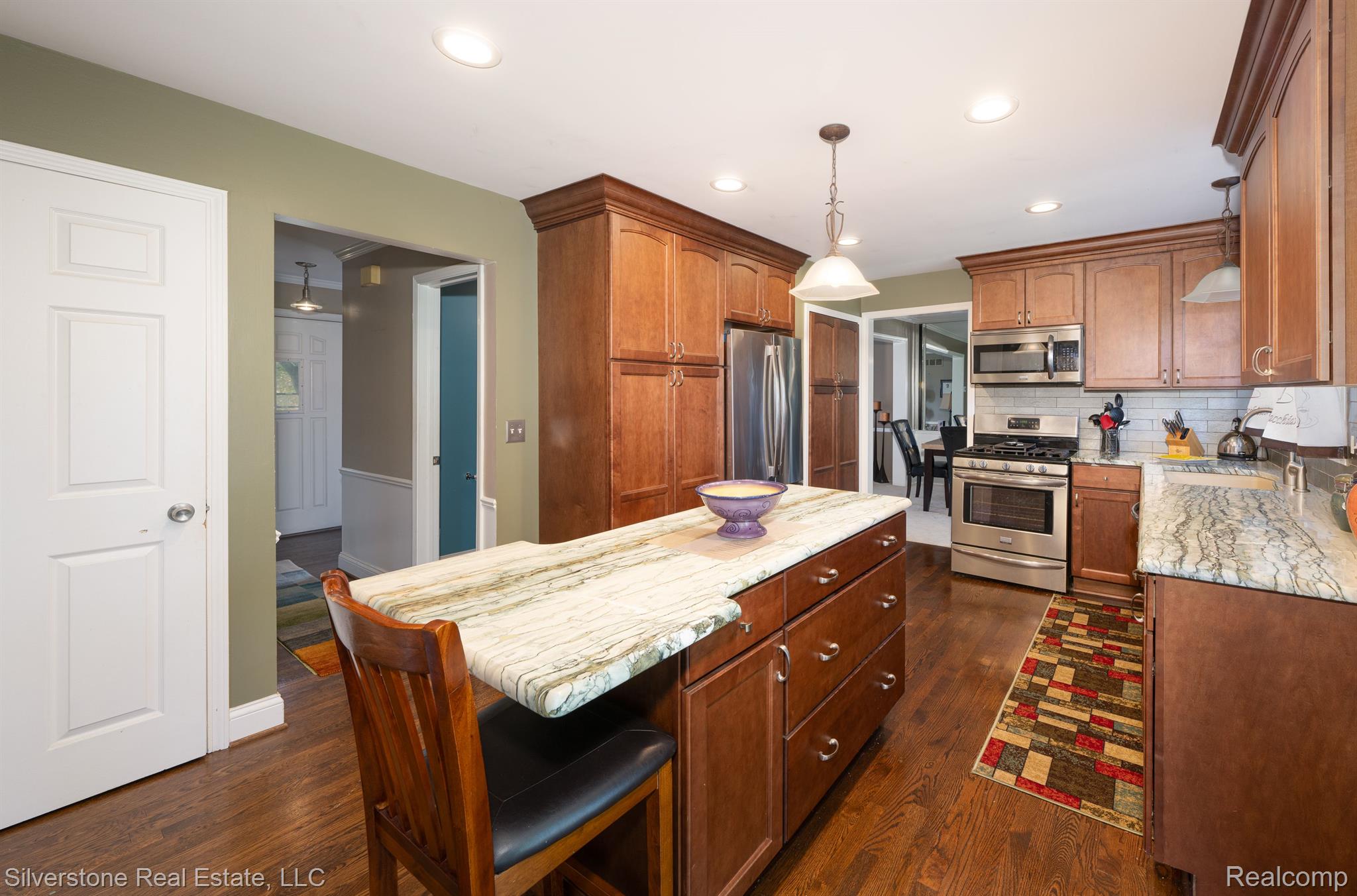 1517 Grandview Drive Rochester, MI 48306 - Photo 13 of 27 Gallery Image 13