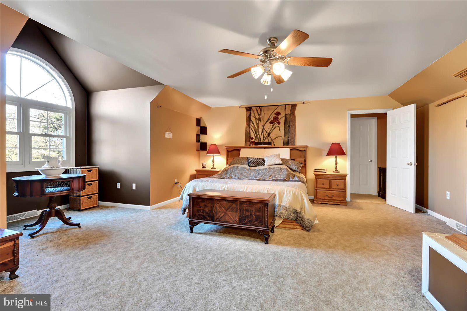 18 Westview Drive Ephrata, PA 17522 - Photo 22 of 38 master suite with sitting area