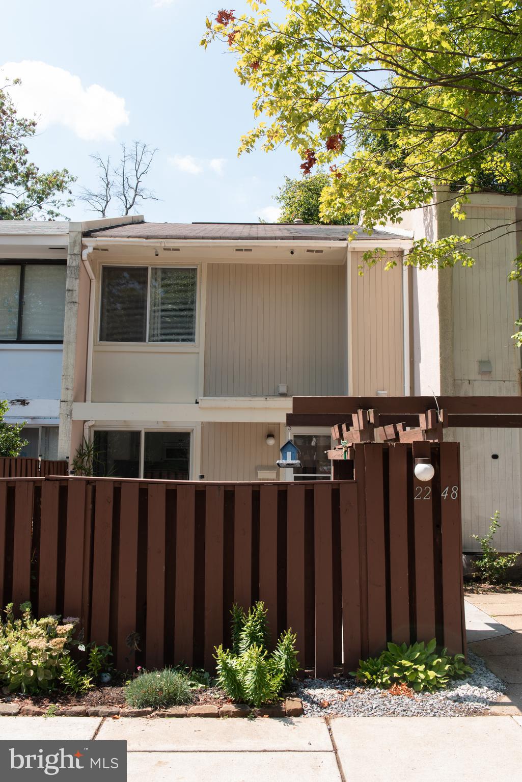 2248 Southgate Square Reston, VA 20191 - Photo 2 of 34