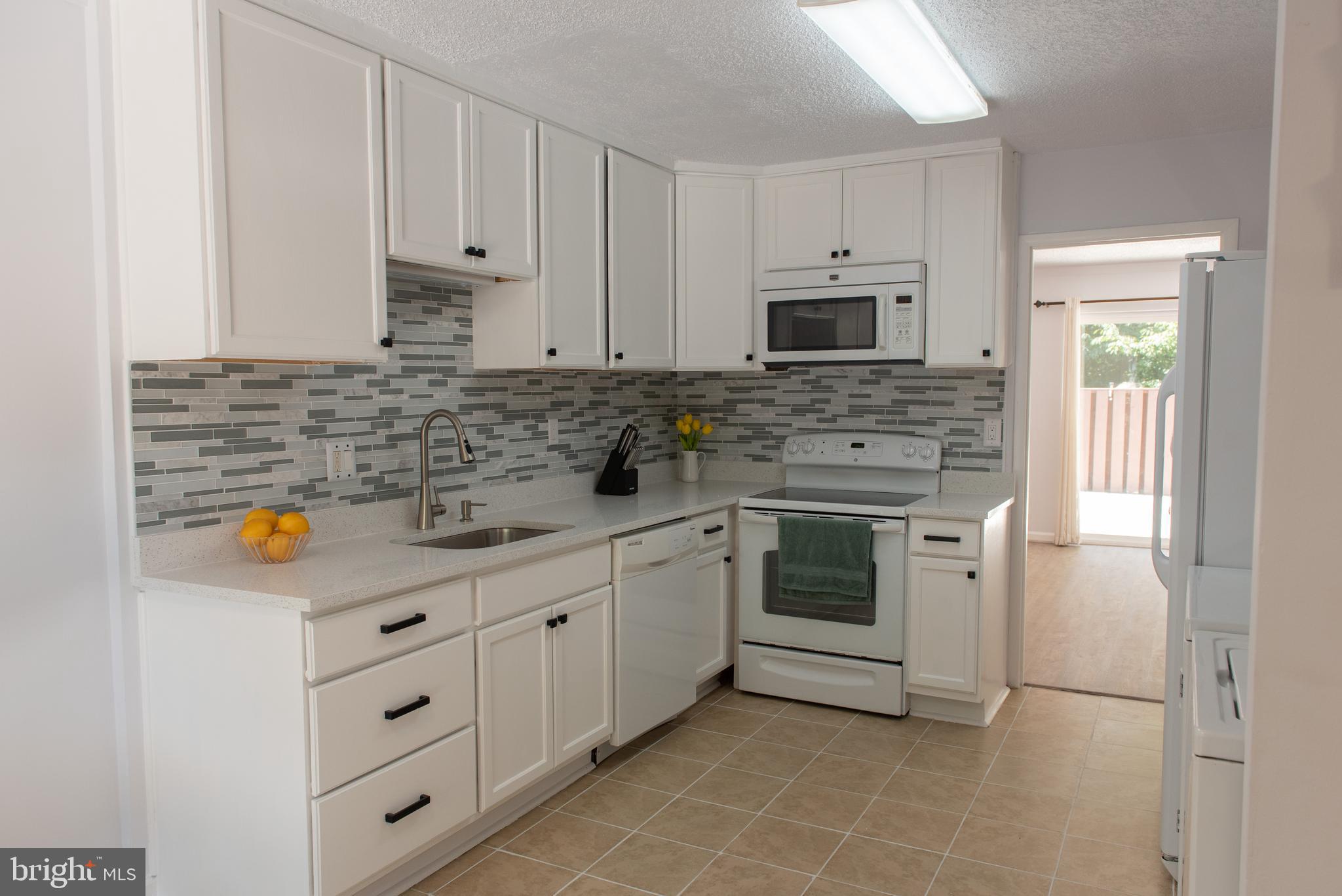 2248 Southgate Square Reston, VA 20191 - Photo 6 of 34