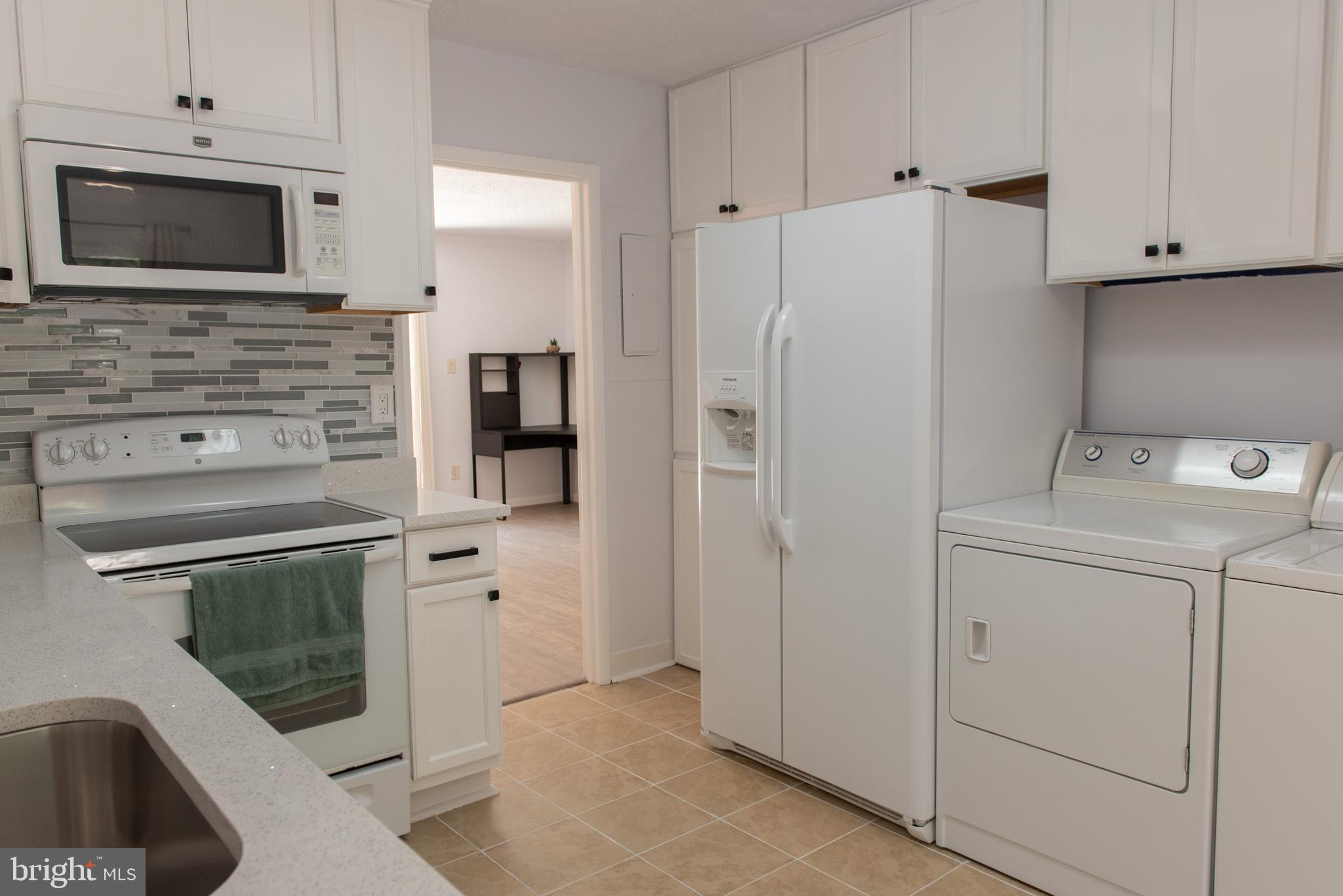 2248 Southgate Square Reston, VA 20191 - Photo 7 of 34