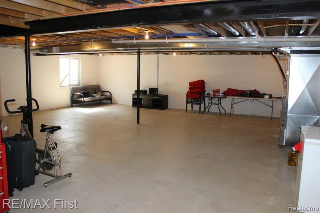 26036 Mariners Point New Baltimore, MI 48051 - Photo 55 of 57 IMG_7027.jpg