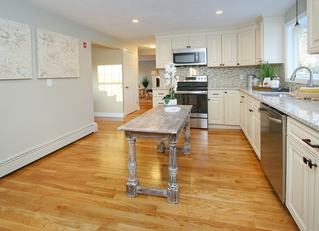 31 Appleton Road Wakefield, MA 01880 - Photo 8 of 28 Gallery Image 8