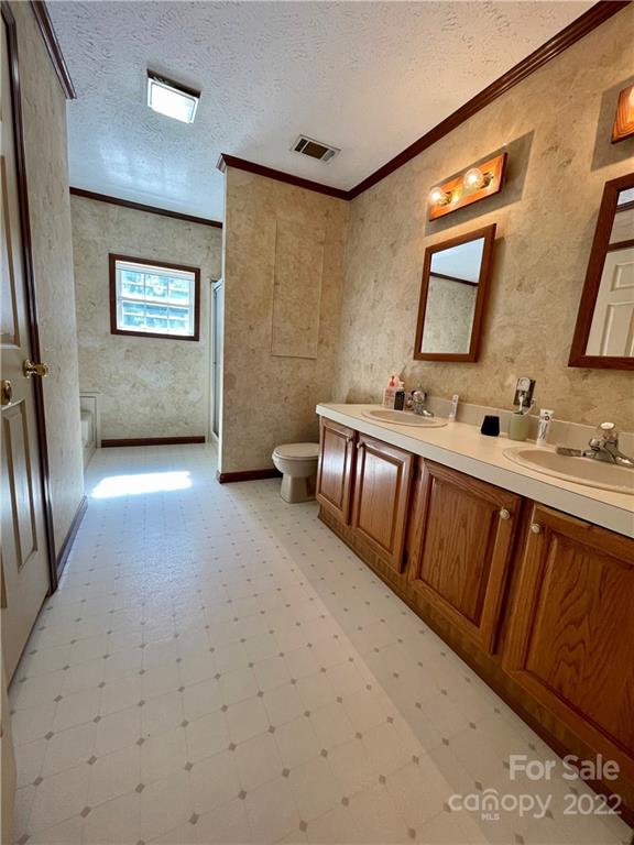 353 Duncan Road Rutherfordton, NC 28139 - Photo 22 of 42 a view of a hallway with entryway