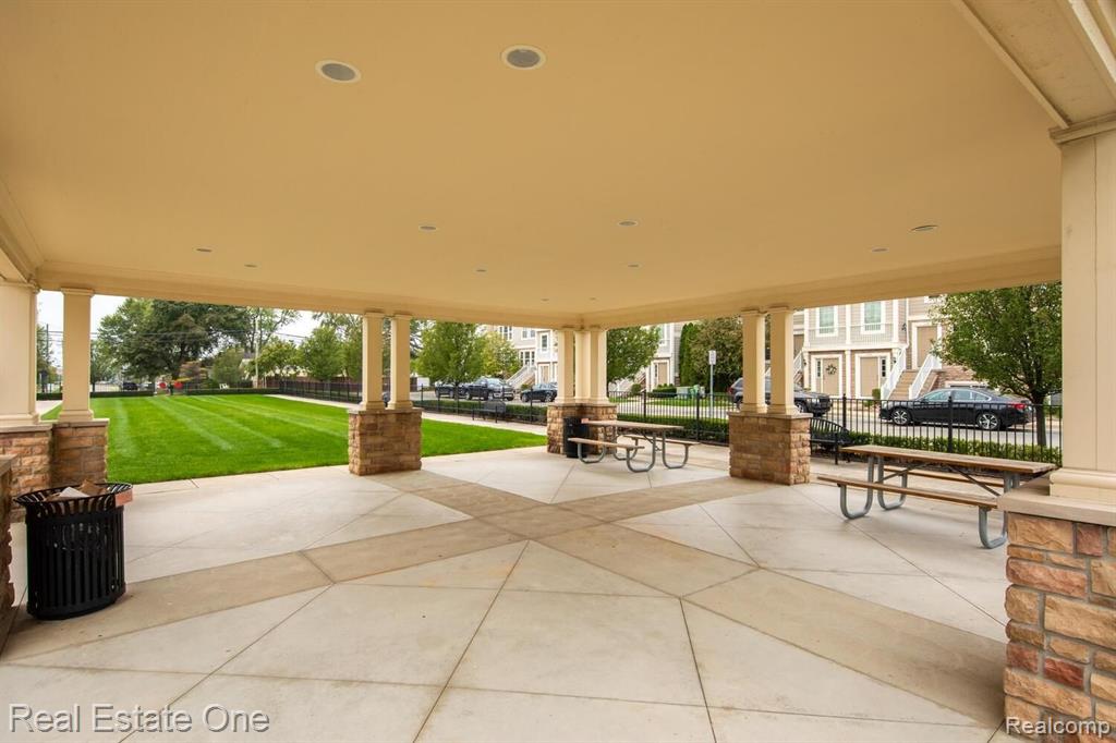 1099 Beaver Run, Unit 76 Troy, MI 48083 - Photo 25 of 28