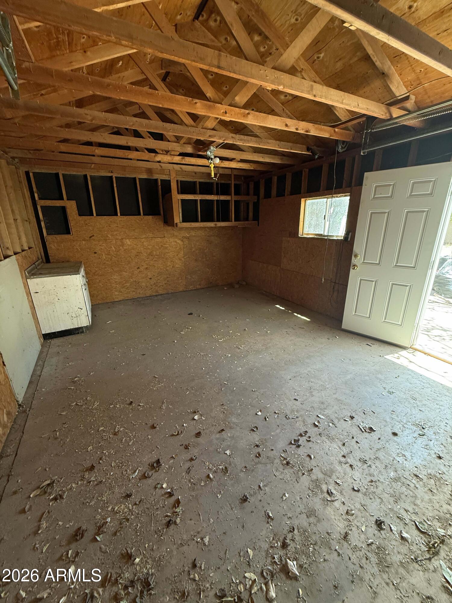 11 LACHOLLA Road Bisbee, AZ 85603 - Photo 13 of 20 garage