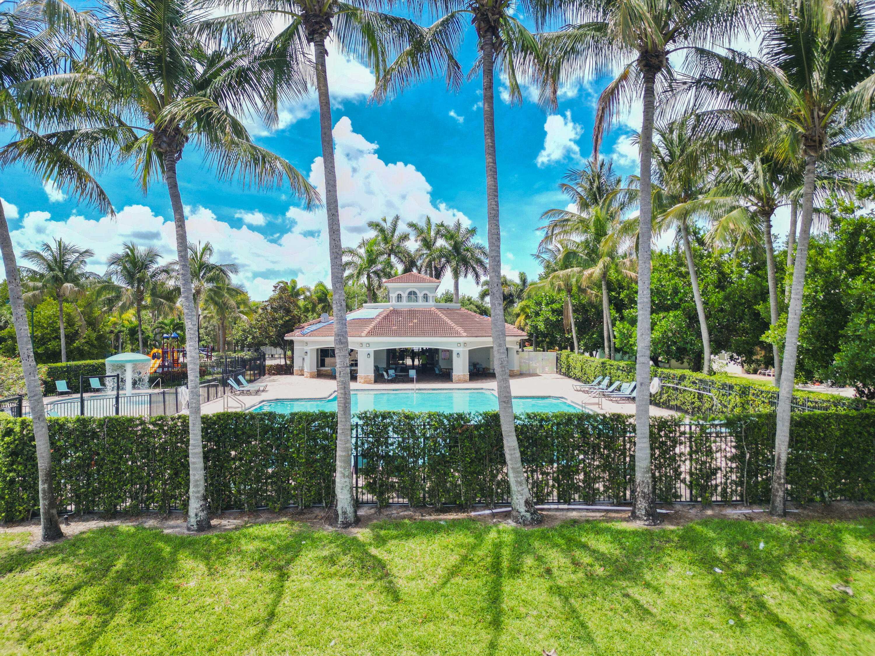 3133 Laurel Ridge Circle Riviera Beach, FL 33404 - Photo 25 of 27 Clubhouse