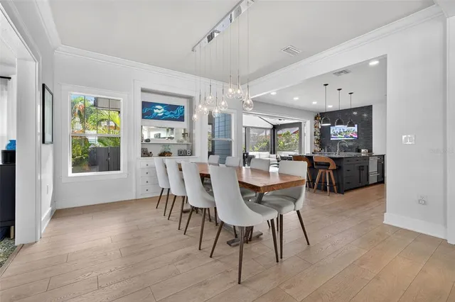 $1,375,000 | 2822 Burlington Avenue North, St. Petersburg, FL 33713