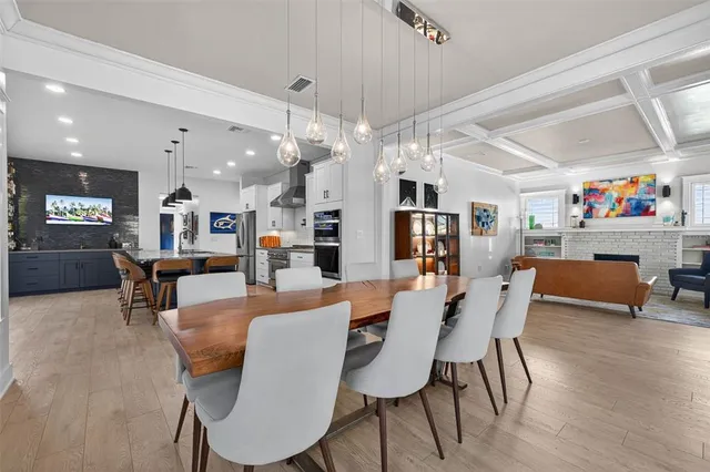 $1,375,000 | 2822 Burlington Avenue North, St. Petersburg, FL 33713