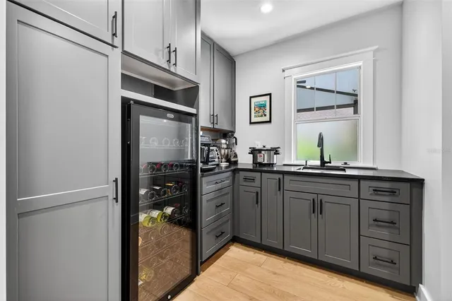 $1,375,000 | 2822 Burlington Avenue North, St. Petersburg, FL 33713