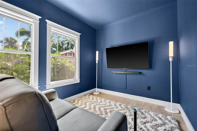 $1,375,000 | 2822 Burlington Avenue North, St. Petersburg, FL 33713