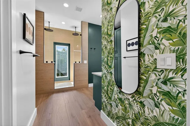 $1,375,000 | 2822 Burlington Avenue North, St. Petersburg, FL 33713