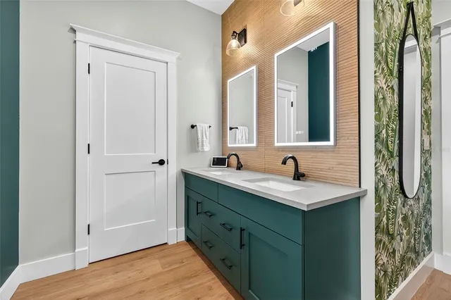 $1,375,000 | 2822 Burlington Avenue North, St. Petersburg, FL 33713