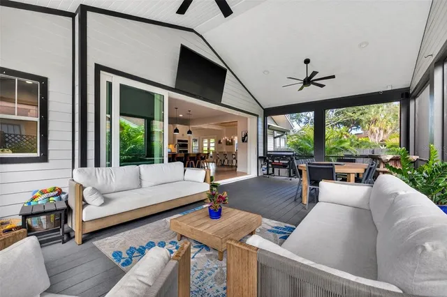 $1,375,000 | 2822 Burlington Avenue North, St. Petersburg, FL 33713