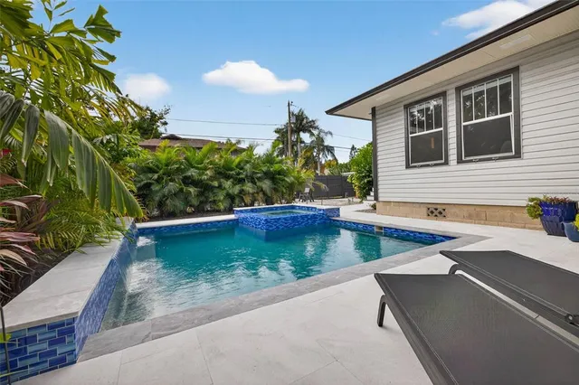 $1,375,000 | 2822 Burlington Avenue North, St. Petersburg, FL 33713