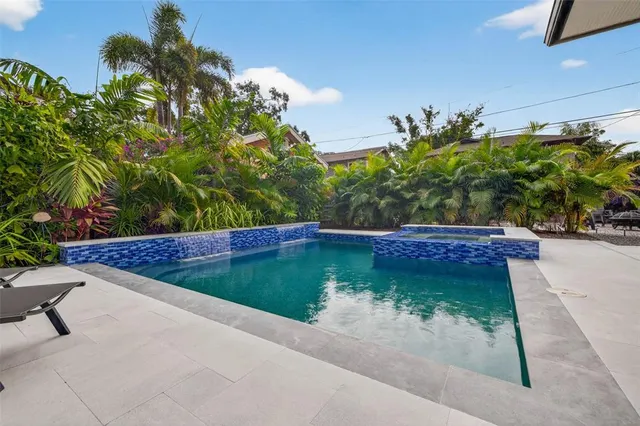 $1,375,000 | 2822 Burlington Avenue North, St. Petersburg, FL 33713