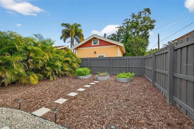 $1,375,000 | 2822 Burlington Avenue North, St. Petersburg, FL 33713