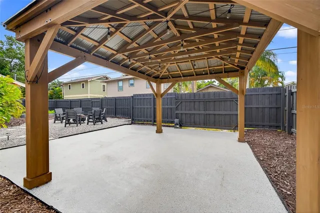 $1,375,000 | 2822 Burlington Avenue North, St. Petersburg, FL 33713