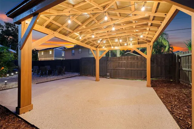 $1,375,000 | 2822 Burlington Avenue North, St. Petersburg, FL 33713