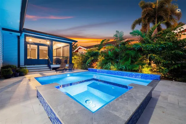 $1,375,000 | 2822 Burlington Avenue North, St. Petersburg, FL 33713