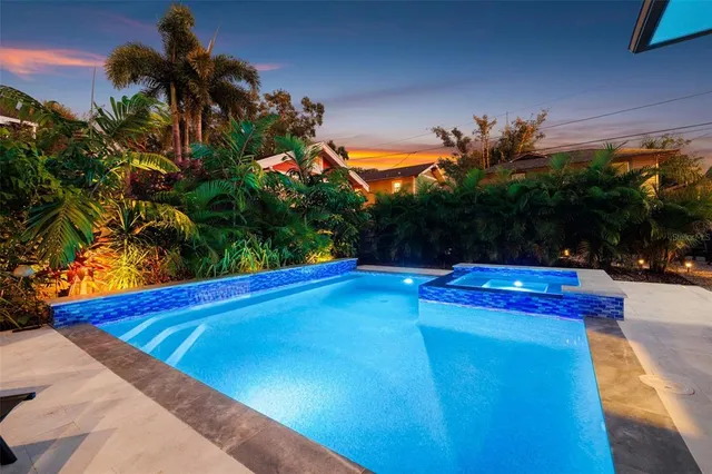 $1,375,000 | 2822 Burlington Avenue North, St. Petersburg, FL 33713