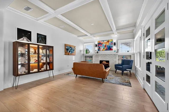 $1,375,000 | 2822 Burlington Avenue North, St. Petersburg, FL 33713