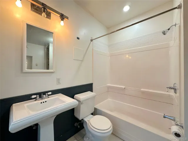 $2,300 | 12 Front Street, Unit 1, Newburgh, NY 12550