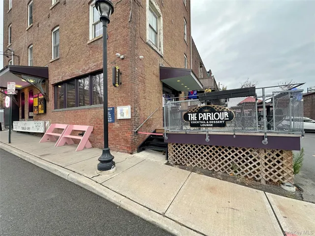 $2,300 | 12 Front Street, Unit 1, Newburgh, NY 12550