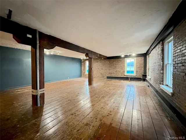 $2,300 | 12 Front Street, Unit 1, Newburgh, NY 12550