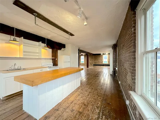 $2,300 | 12 Front Street, Unit 1, Newburgh, NY 12550