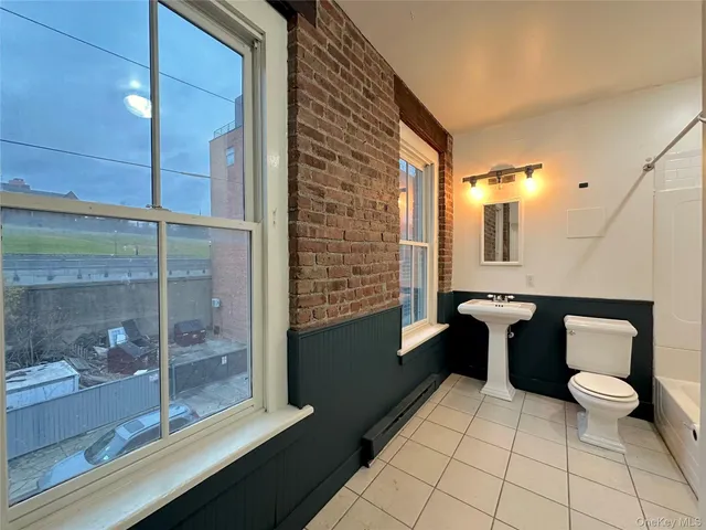 $2,300 | 12 Front Street, Unit 1, Newburgh, NY 12550