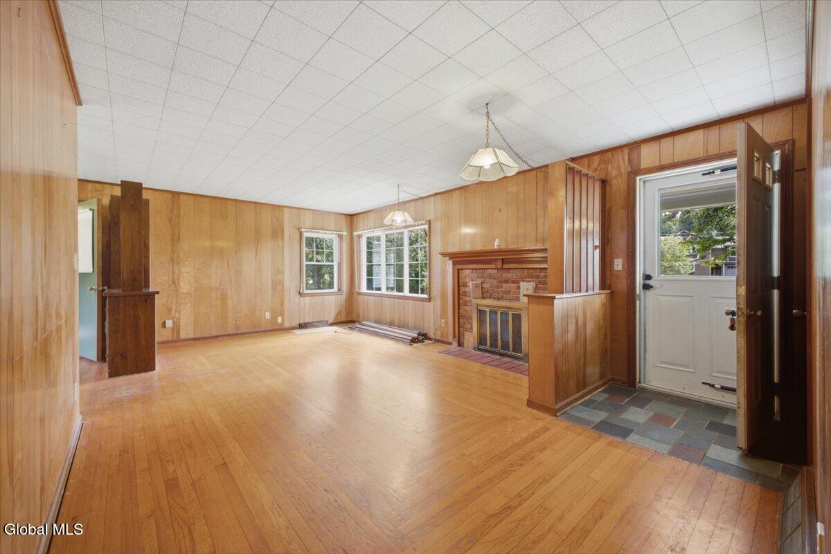 228 Jones Road Wilton, NY 12866 - Photo 5 of 20 Living Room