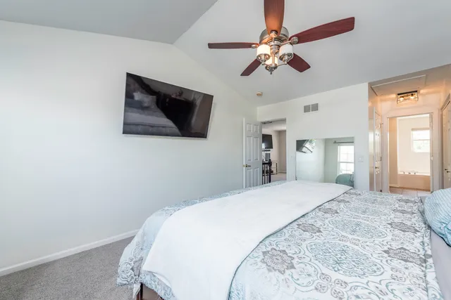 $499,000 | 1650 Natures Way, Lindenhurst, IL 60046