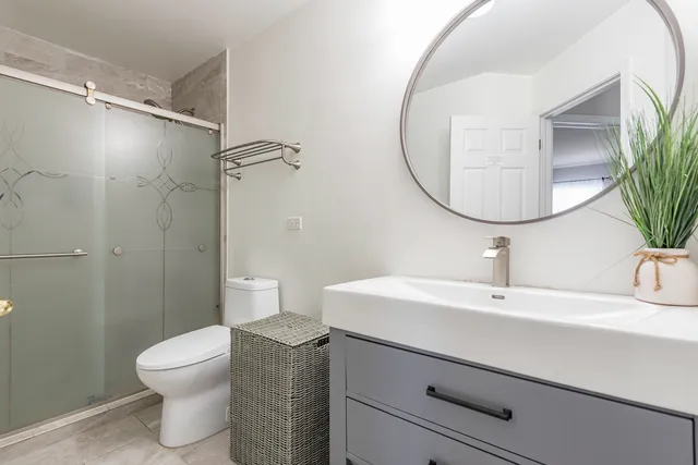 $499,000 | 1650 Natures Way, Lindenhurst, IL 60046