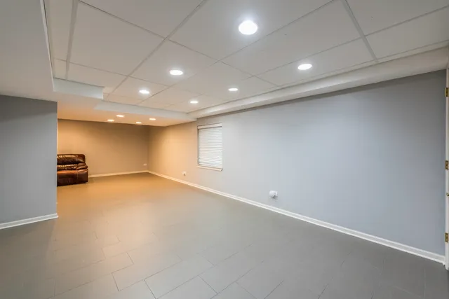 $499,000 | 1650 Natures Way, Lindenhurst, IL 60046