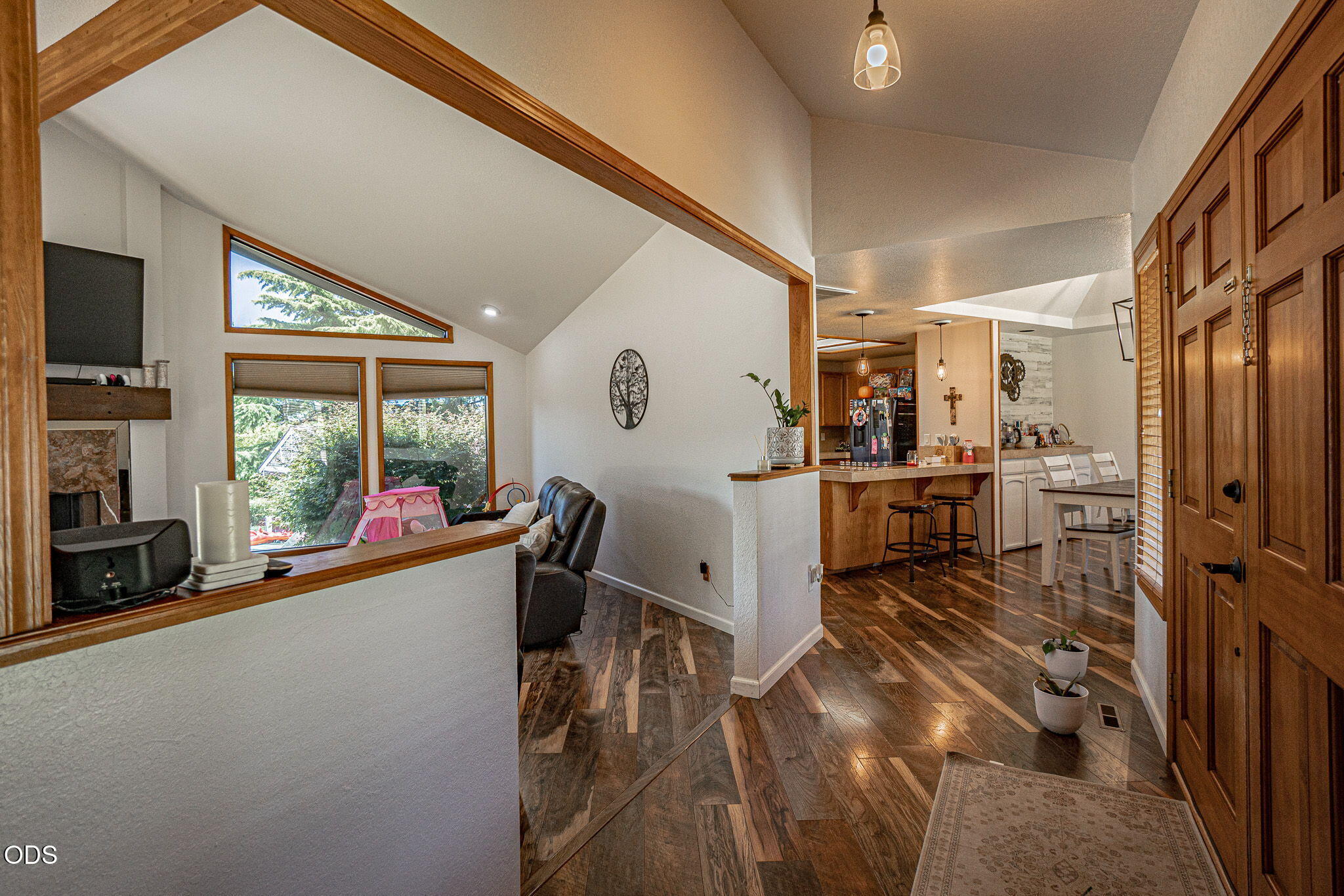 5247 Dobrot Way Central Point, OR 97502 - Photo 12 of 34
