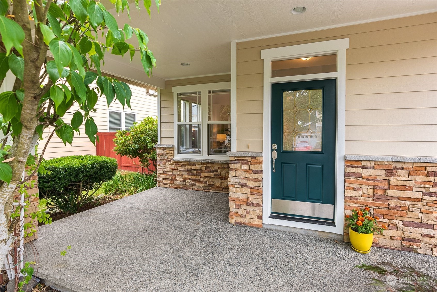 554 Rosario Avenue Northeast Renton, WA 98059 - Photo 32 of 38 a view of an entrance to house