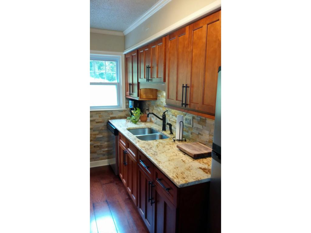 217 Edgewood Road Bristol, TN 37620 - Photo 8 of 22 Kitchen