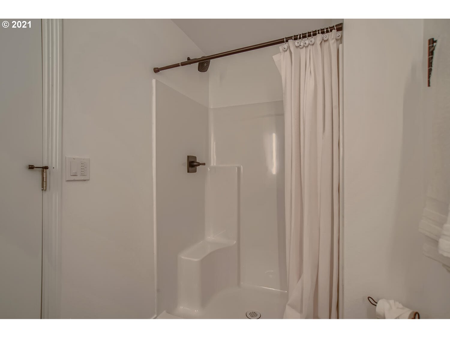16200 Southwest Rosa Road Beaverton, OR 97007 - Photo 17 of 28 Gallery Image 17