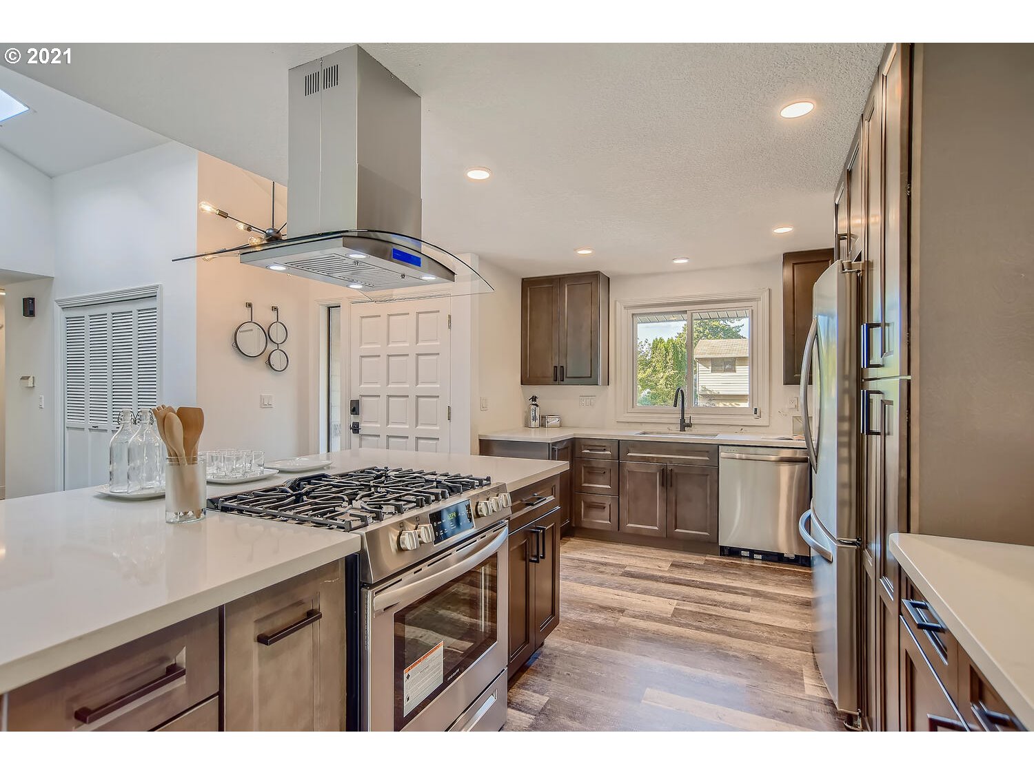16200 Southwest Rosa Road Beaverton, OR 97007 - Photo 8 of 28 Gallery Image 8