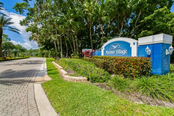 $639,900 | 7213 Southeast Magellan Lane, Stuart, FL 34997