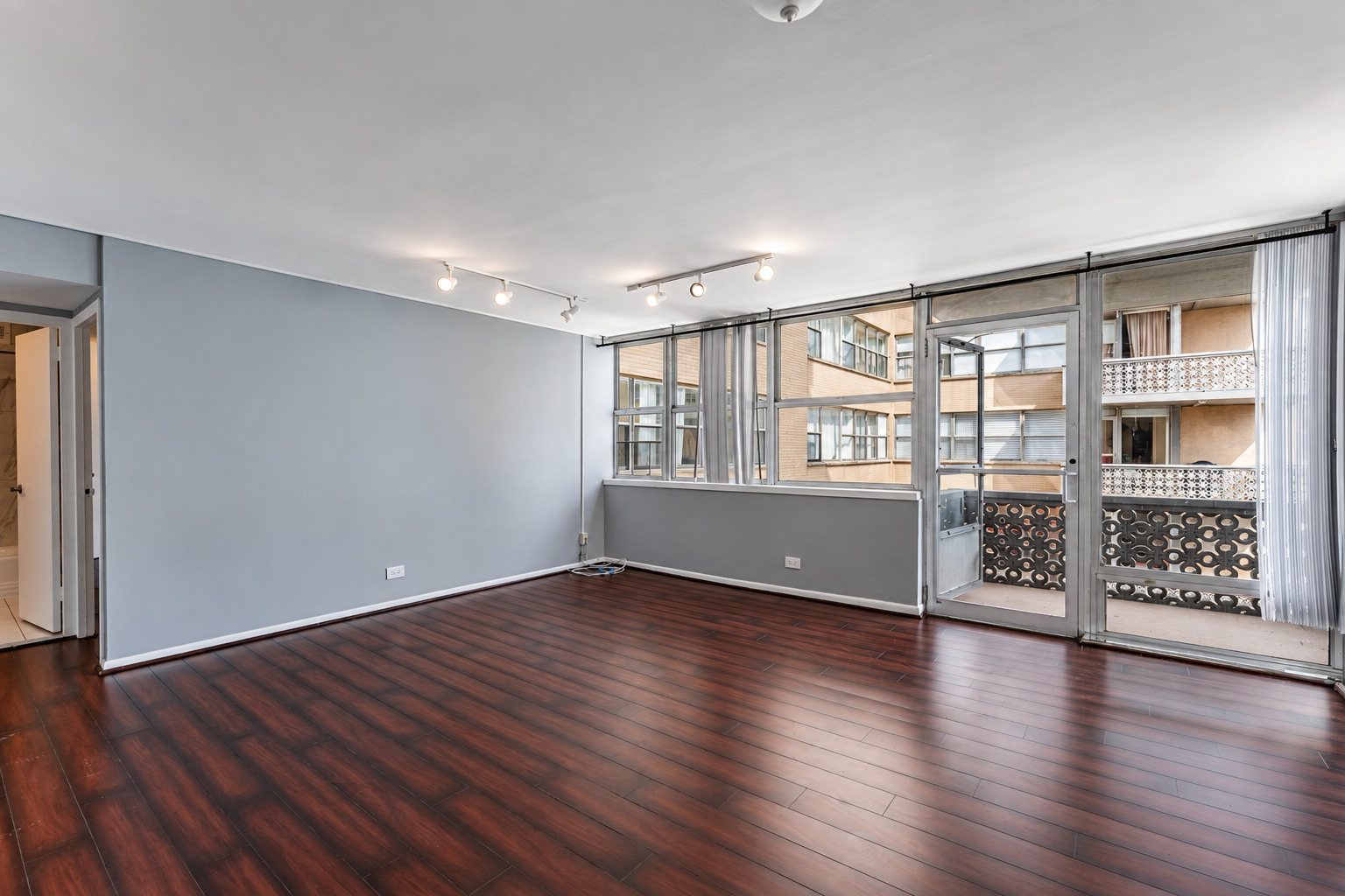 6301 North Sheridan Road, Unit 19F Chicago, IL 60660 - Photo 9 of 23 Gallery Image 9