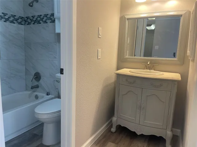 $950 | 1516 Bay Area Boulevard, Unit F6, Houston, TX 77058