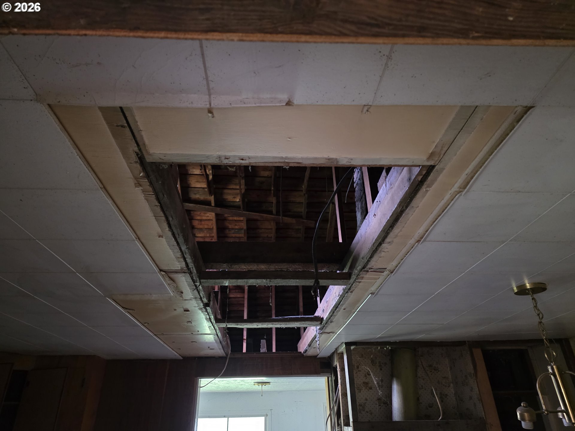 3890 Mill Creek Road Dallas, OR 97338 - Photo 35 of 36 a view of entryway