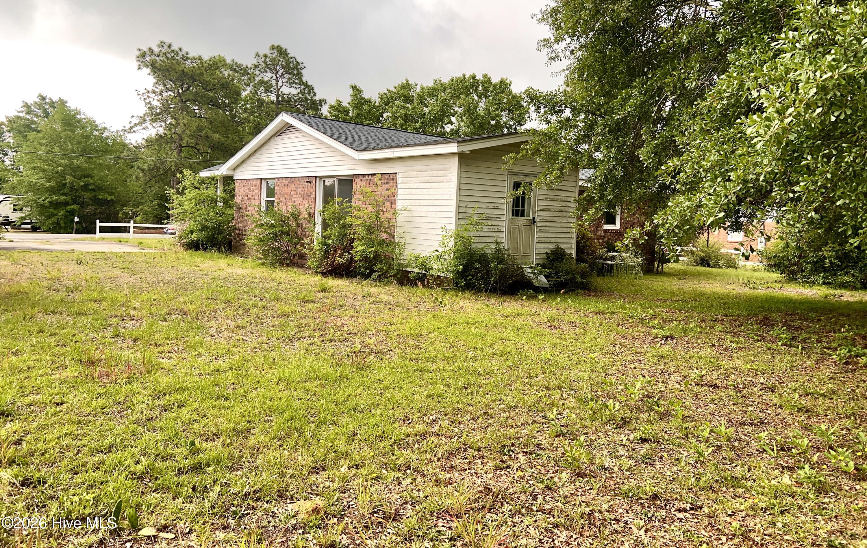 233 Lakeview Trail Rockingham, NC 28379 - Photo 4 of 18 IMG_0955