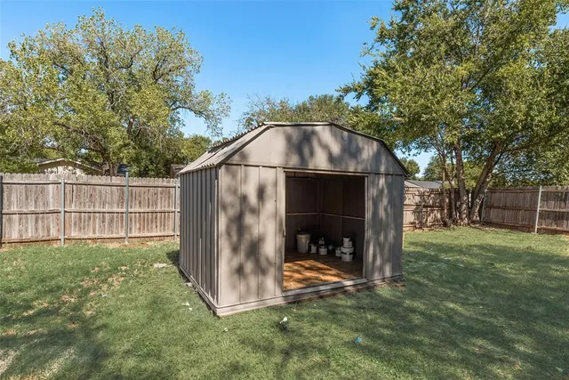 $2,400 | 306 Asbury Circle, Euless, TX 76039