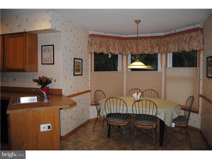 73 Makefield Road Morrisville, PA 19067 - Photo 8 of 25 Kitchen